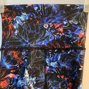 LULULEMON sz2. High rise wonder under tights